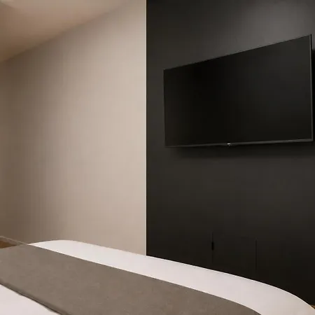 Metropolis - Luxury Infiniti - Free Parking * 브라티슬라바