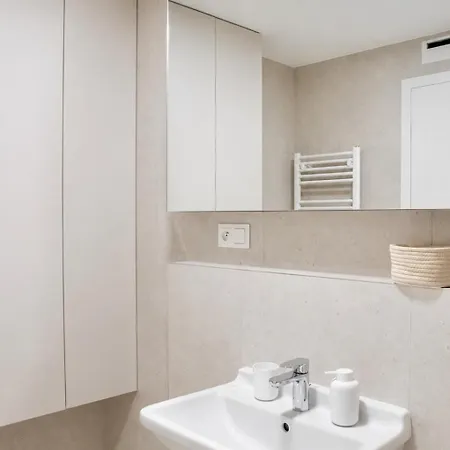 Metropolis - Luxury Infiniti - Free Parking 아파트 *